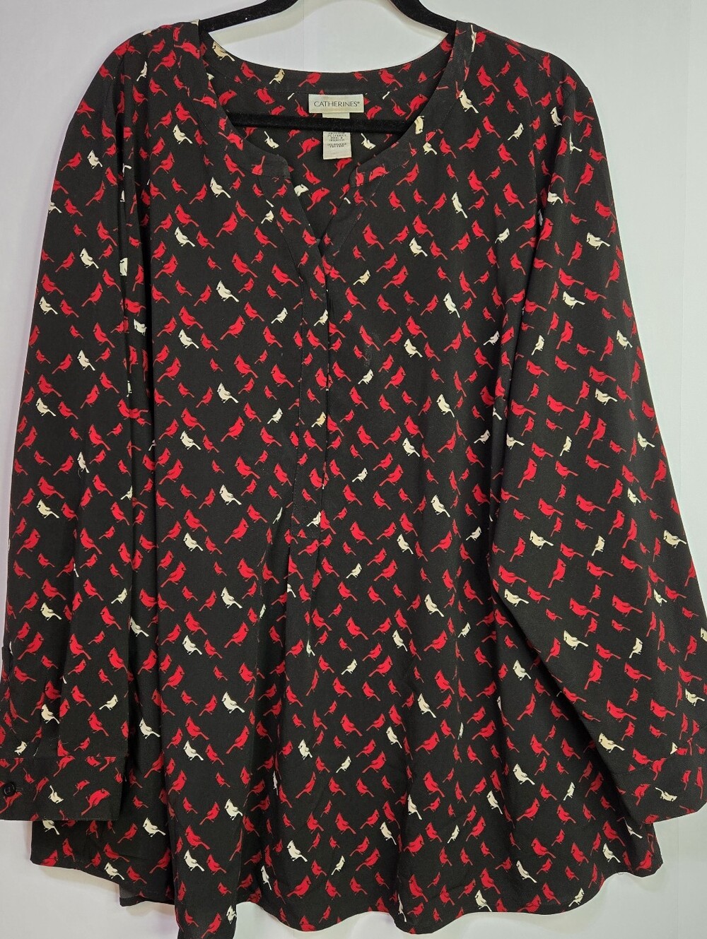 Catherines Size 2X (22/24W) Black L/Sl Tunic Top, All Over Red&Wh Cardinal Print